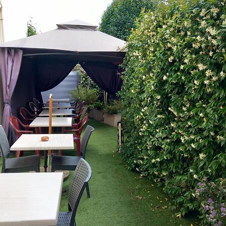 Hotel Restaurant O Regal Villeneuve-sur-Lot Exterior photo